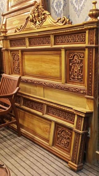 Luxury Antique Style Bed