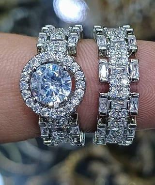 Sparkling Halo Engagement Ring Set